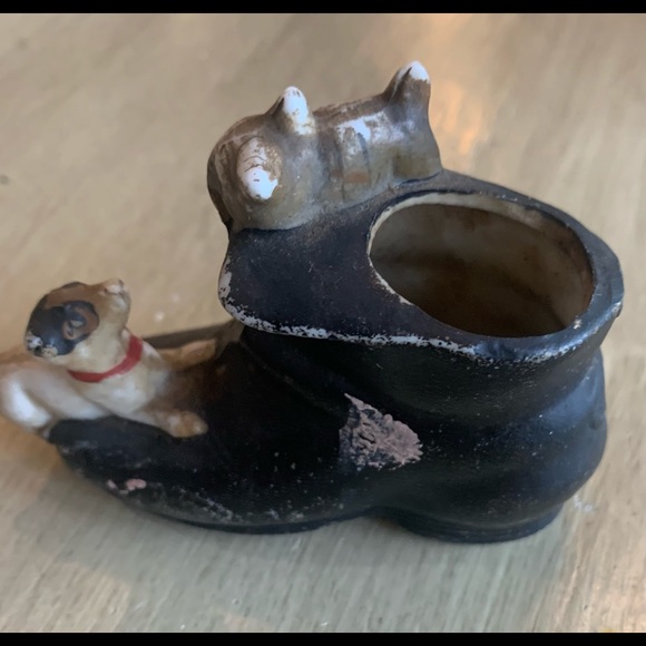 vintage Shoe with 2 little puppies porcelain? - Picture 3 of 9